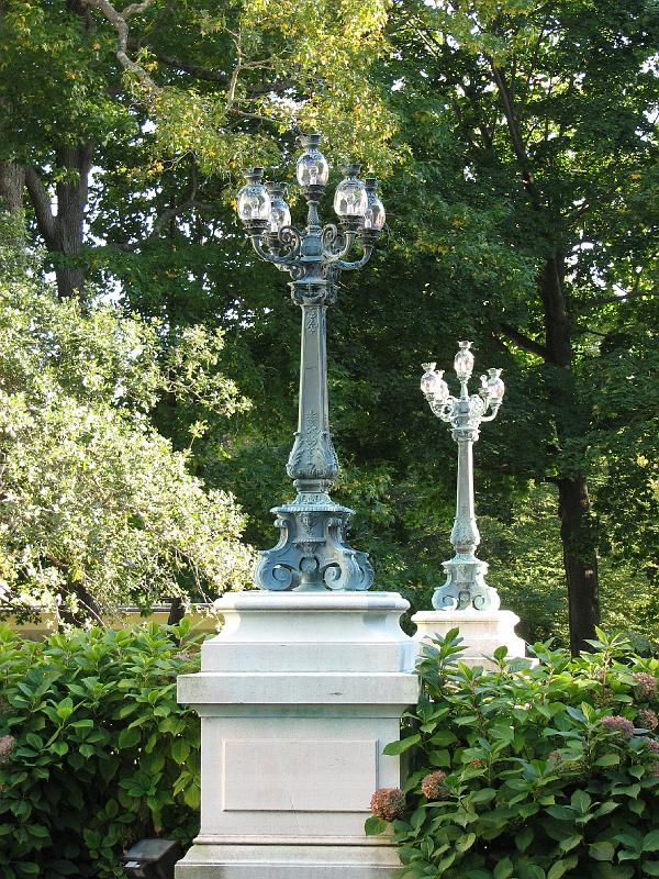 2008-10-12_Tiverton_Newport_Mansions 067.jpg
